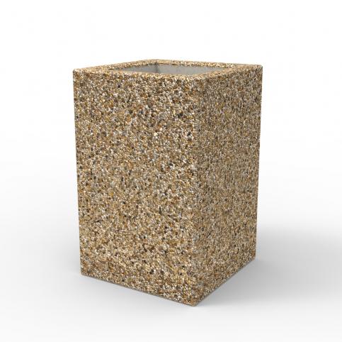 Kwadratowa, wysoka donica betonowa. Wykonana w technologii betonu płukanego z charakterystyczną warstwą odsłoniętego kruszywa naturalnego. 