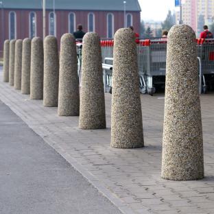 Pal parkingowy wykonany w technologii betonu płukanego, dostępny w bogatej ofercie kolorów kruszyw naturalnych,  o wymiarach  Ø 30 x wys. 110 cm